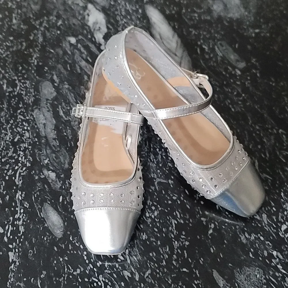BRAND NEW NEW YORK & COMPANY RHINESTONE EMBELLISHED BUCKLE STRAP MARY JANE FLAT